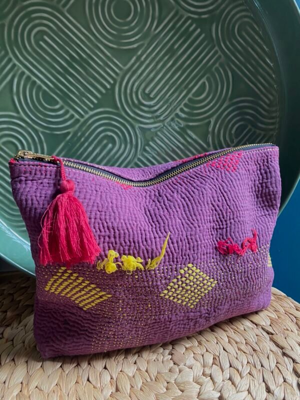 Accessoires 8 La grande trousse kantha Suzane N°04 de Kahani Paris est un accessoire textile artisanal pratique et élégant conçu à Paris.