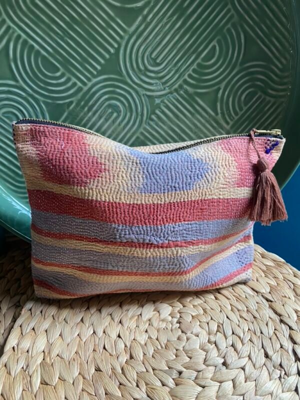 Accessoires 7 La trousse Suzane N°03 de Kahani Paris est un accessoire pratique et élégant conçu en Inde. Unique.